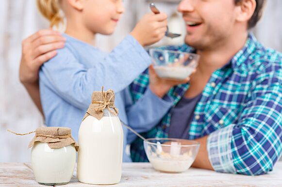 The diet requires the preparation of the body by gradually adding kefir to the diet.