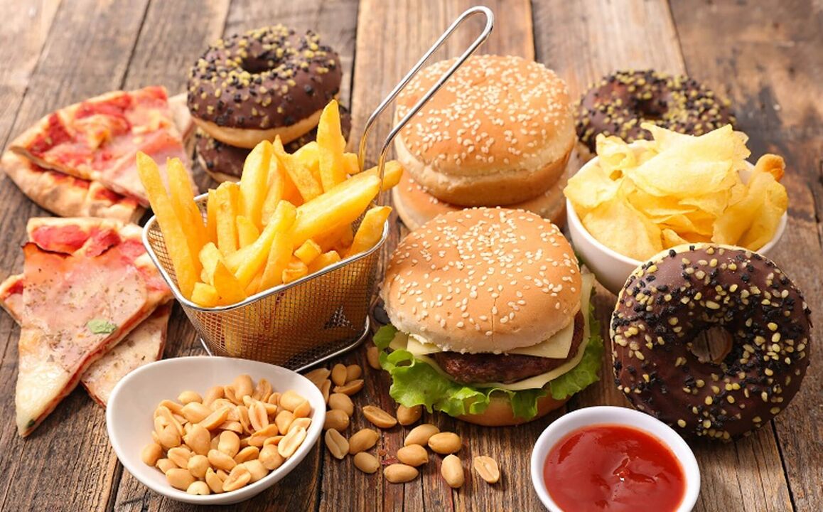 Sweets and fast food are prohibited in the Japanese diet.